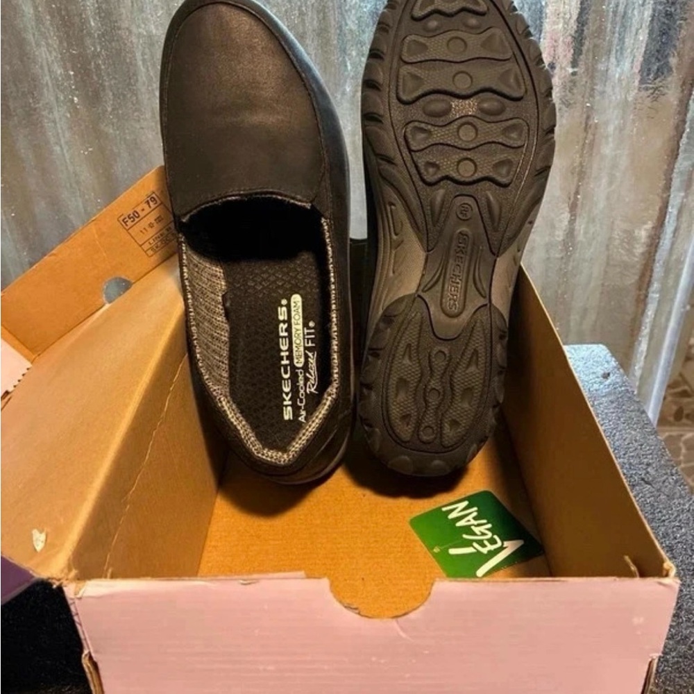 Skechers women’s Black Slip-On Casual Loafers